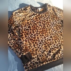 Secret Treasures Leopard Cheetah Print Soft Plush Long Sleeve Large